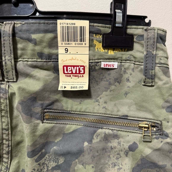 NWT Vintage Levi’s Camo Cargo Capri Pants Y2K Utility 2006 Size 9 - Picture 6 of 8